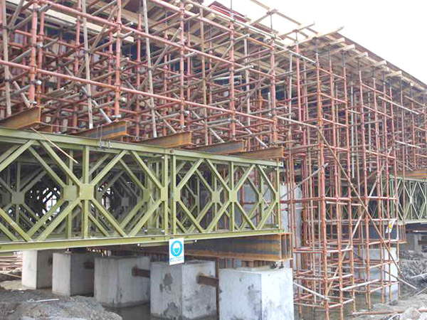 贝雷架放置的位置